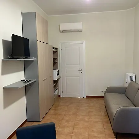 Central Station Milan Apartment-2